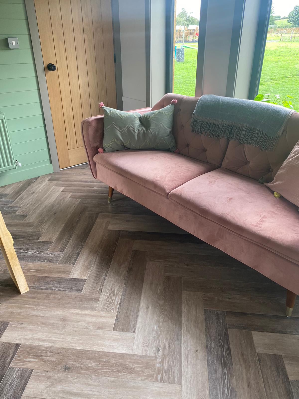 4797afd8 0020 458f aee1 54b74498a618