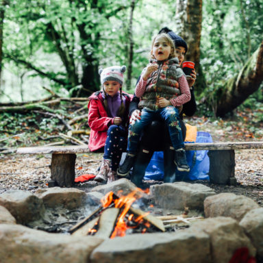 Forest School   2 kids and mum at fire